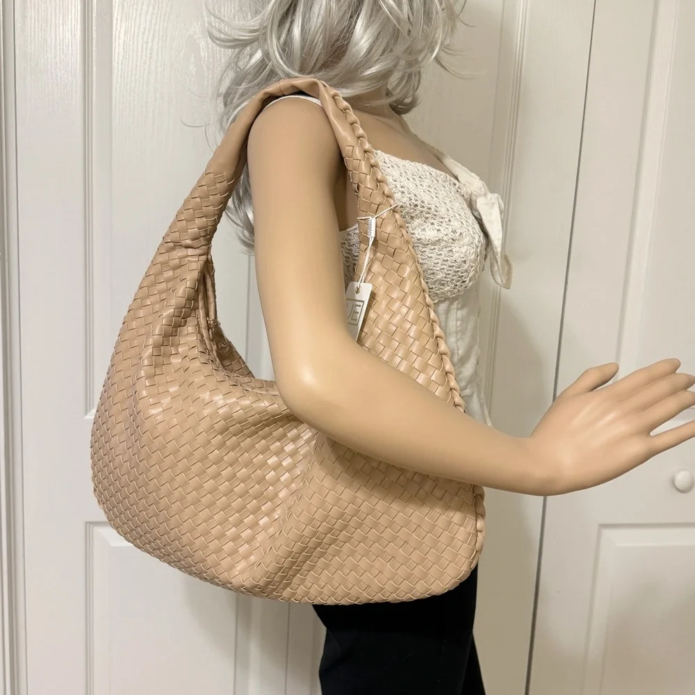 NEW Urban Expressions Laverne Hobo Weave Handbag - Picture 2 of 13